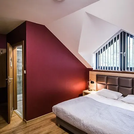 Eskapada فندق مبيت وإفطار كوربييلوف